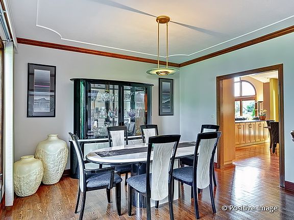 5th image of 399 Woodside Dr