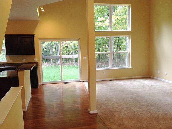 3rd image of 837 Bradford Dr