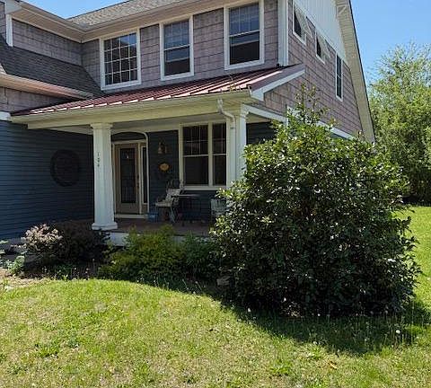 3rd image of 104 Sassafras Ln