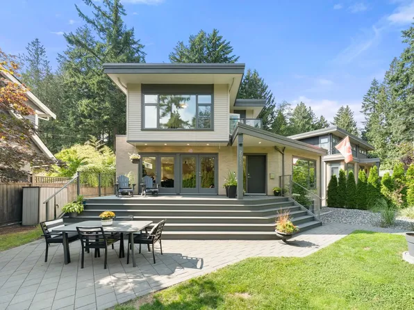 2025 Mackay Ave, North Vancouver, BC V7P 2M8