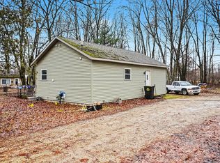 1147 S Bingham Ave, White Cloud, MI 49349
