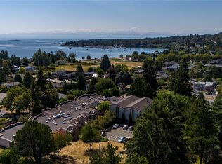 3915 Saint Georges Ln #210, Saanich, BC