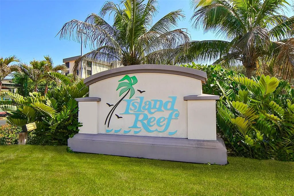 2 bed, 2.0 bath, 1286 sqft, $8,000 — Photo 3