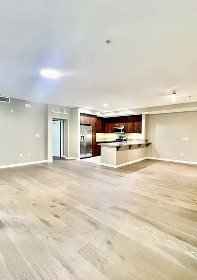 629 Traction Ave #308 — Photo 3