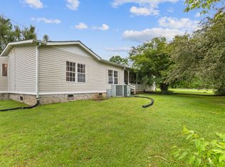 697 Poplar Ridge Rd, Chapmansboro, TN 37035