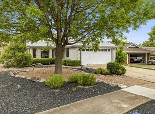 217 Oak Hill Dr, Kerrville, TX 78028