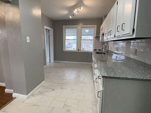 3rd image of 1107 Blendon Pl