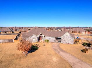 4611 Creekside Dr, Tuttle, OK 73089