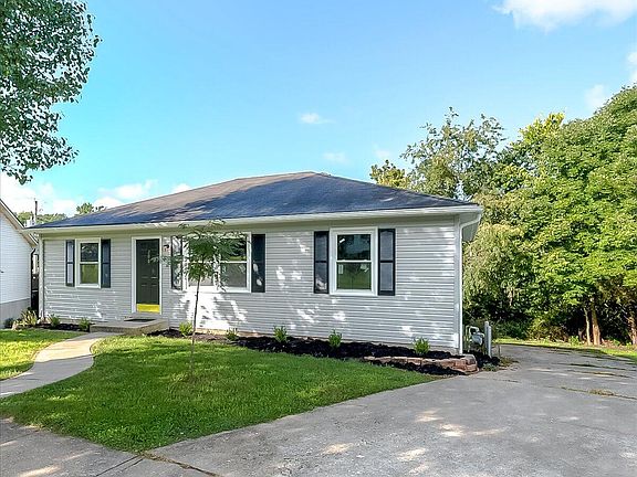 3rd image of 208 Joshua Ct