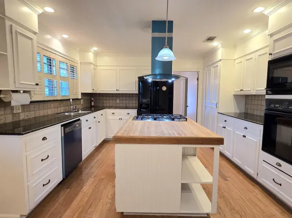11067 Goodwood Blvd, Baton Rouge, LA 70815