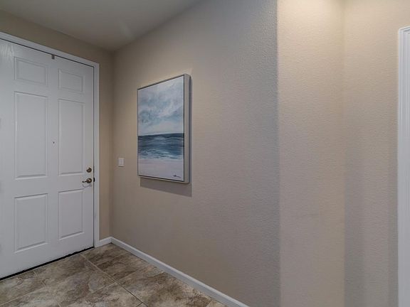 3rd image of 1037 Sundrop Ln