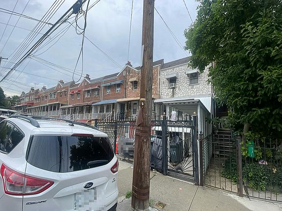 2nd image of 3334 Tiemann Ave