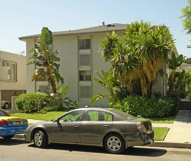 1355 N Poinsettia Pl #8 — Photo 1