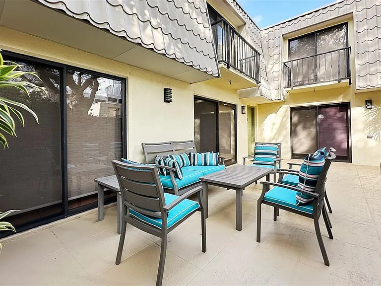 1700 Embassy Dr #504 — Photo 24