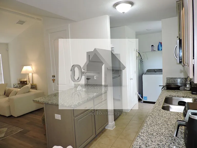 2202 N E St — Photo 9