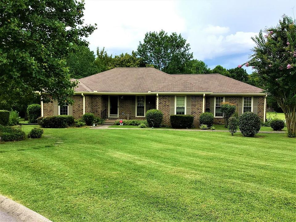 1st image of 104 Rosewood Ct