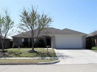 537 Denise St, Saginaw, TX 76179