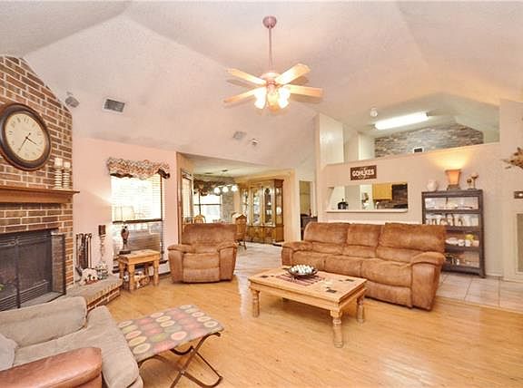 5th image of 822 Johnston Ln