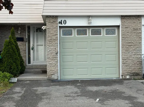 3600 Morning Star Dr #10, Mississauga, ON L4T 1Y5