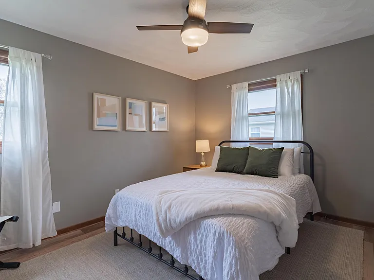 715 Leeson Ave — Photo 16