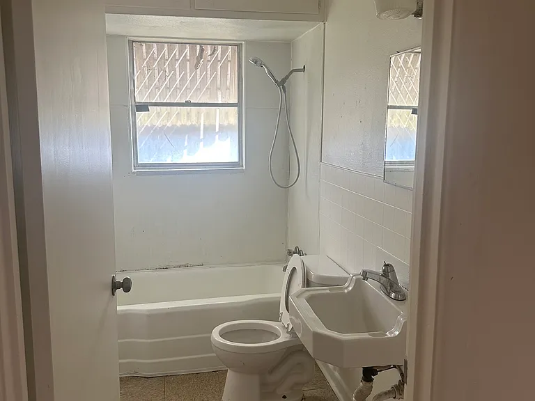 311 Elliott St — Photo 5