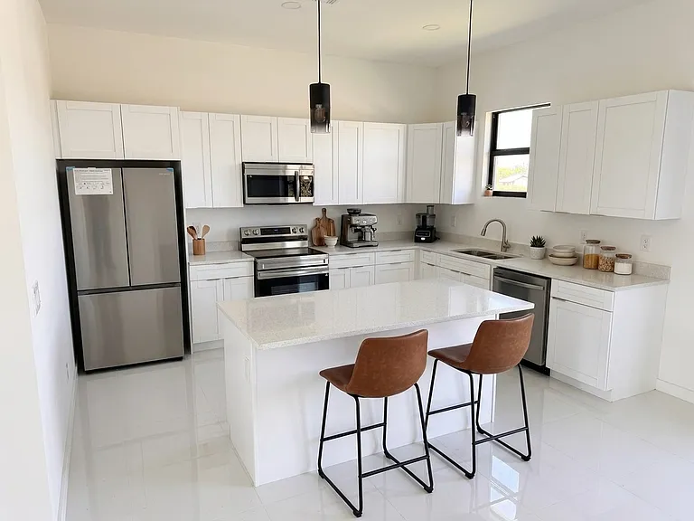 3032 NW 41st Ave — Photo 10
