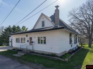 210 4th St, Cleveland, MN 56017