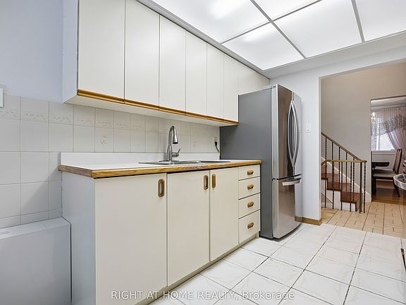 5th image of 126 Homestead Rd