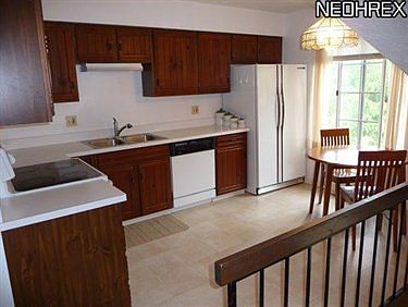 4th image of 217 Greenbriar Ct #217