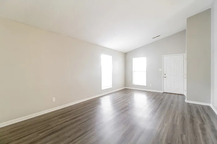 4189 Bonita Dr — Photo 3