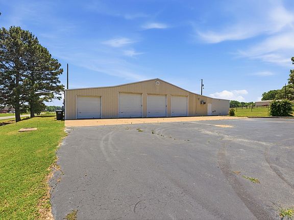 2nd image of 205 Dugger Rd