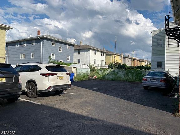 5th image of 317 Ashton Ave
