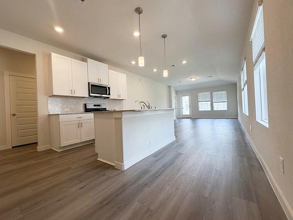 2nd image of 5549 Madden Ln