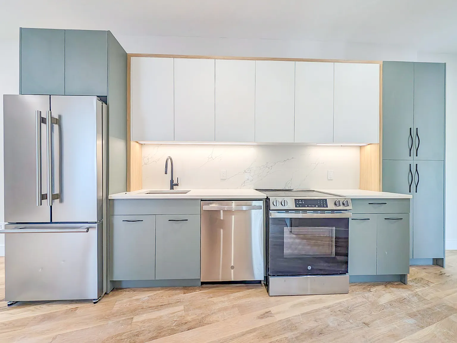 321 Eckford Street — Photo 3