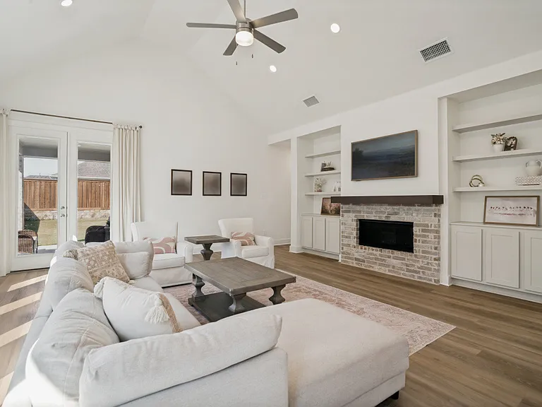 1046 Bearing St — Photo 8