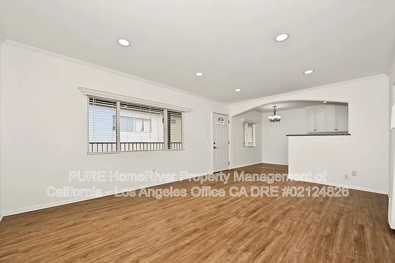 2 bed, 1.0 bath, 900 sqft, $2,995 — Photo 4