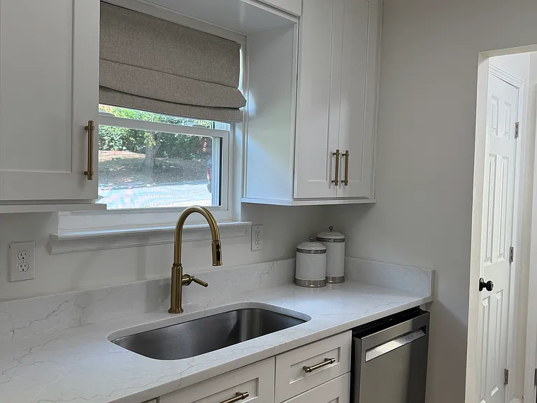 1246 Falling Water Dr SE — Photo 8