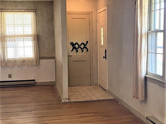2nd image of 3503 Peachtree Dr
