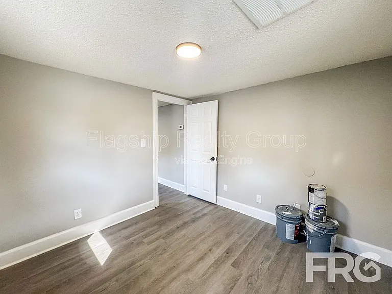 600 Howell St #A — Photo 4