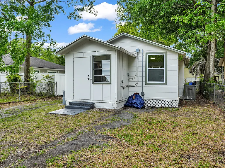 809 Owen Ave — Photo 25