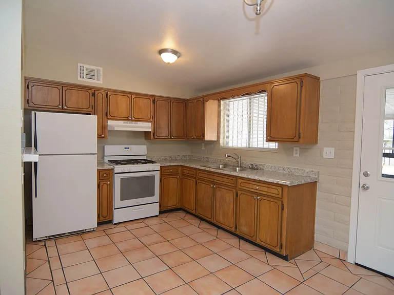 3464 S Belmar Ave — Photo 4