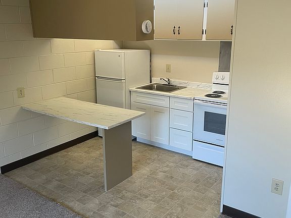 4th image of 691 San Juan Dr APT 3