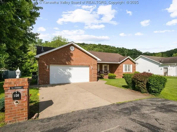 108 Lock Ln, Alum Creek, WV 25003