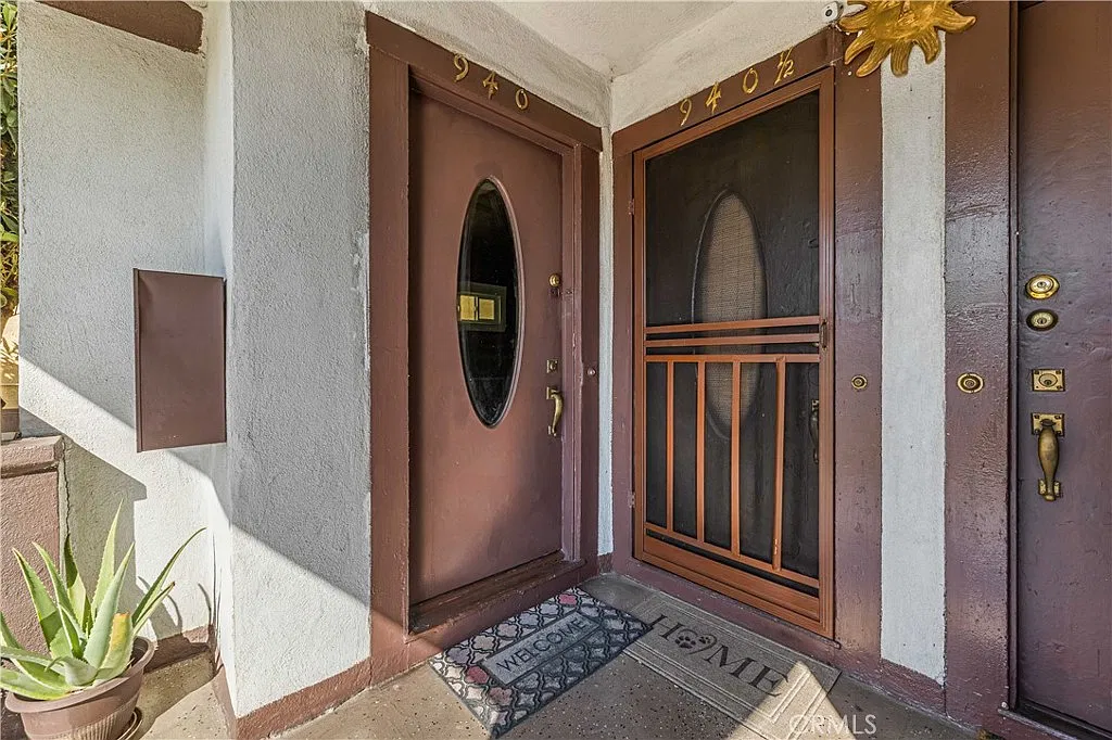 1 bed, 800 sqft, $2,501 — Photo 1