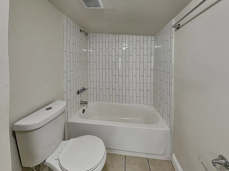2639 Ghent St — Photo 9