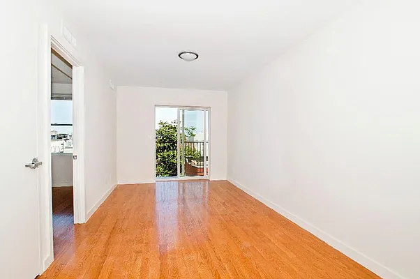 Rented by Level Group | media 3