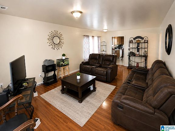 5th image of 4236 Pulaski St