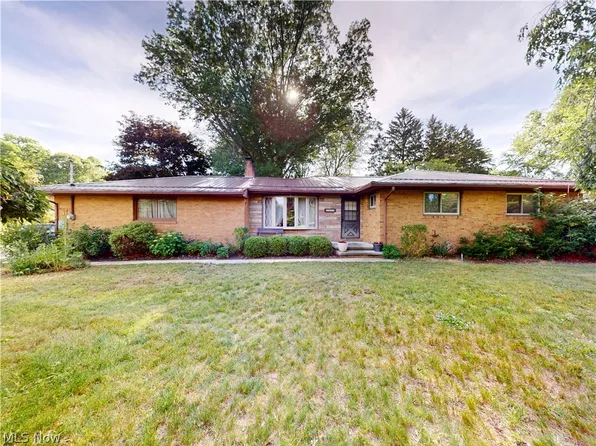 2068 Green Rd, Madison, OH 44057