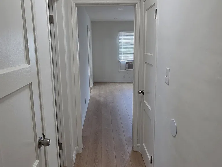 7026 Hazeltine Ave — Photo 10