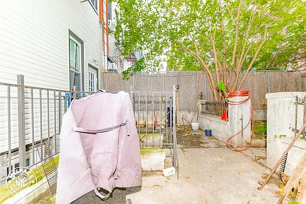 Rented by MySpaceNYC | media 25